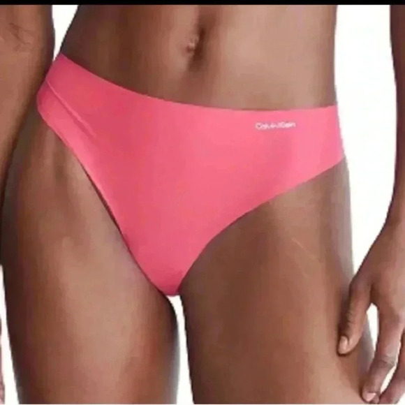 Calvin‎ Klein Seamless Thong - Picture 1 of 3